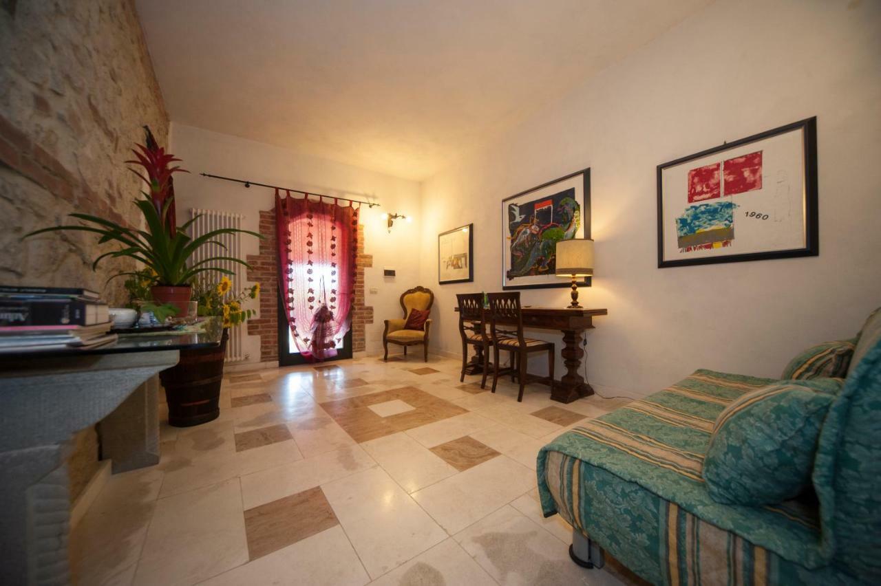 Agriturismo Podernuovo アッシャーノ エクステリア 写真